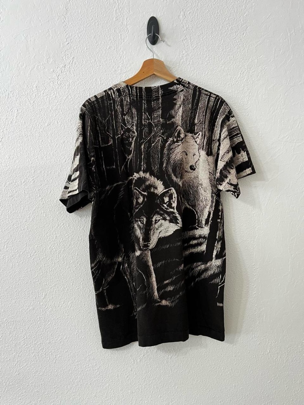 Men's Vintage 90s Graphic Tee XL Single Stitch Wolves In Forest Cabincore USA - Picture 5 of 7